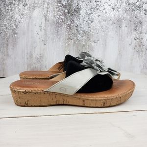 457git Born leather thong platform sandals with flower embellishment w…